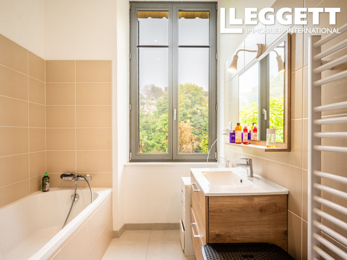 Image No.8-5 Bed House for sale