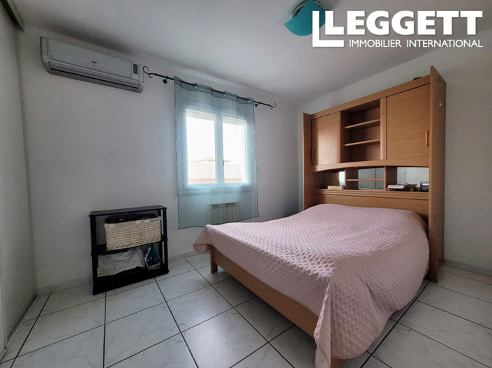 Image No.8-5 Bed House for sale