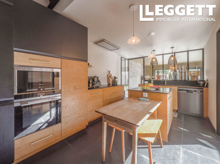 Image No.7-5 Bed House for sale