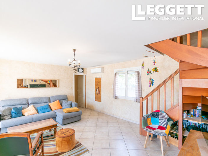 Image No.10-5 Bed House for sale