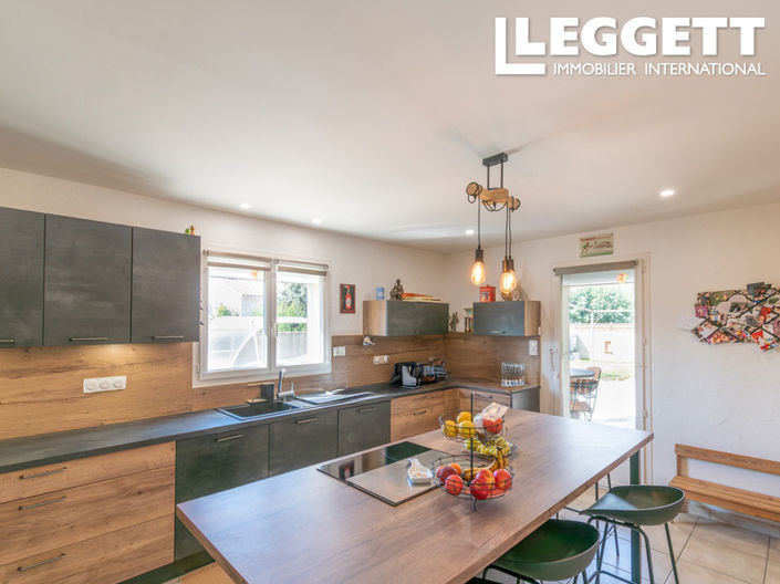 Image No.5-5 Bed House for sale