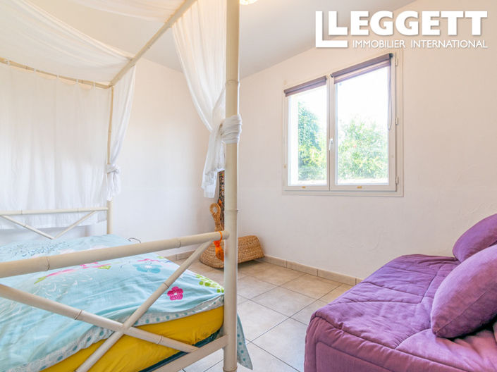 Image No.7-5 Bed House for sale