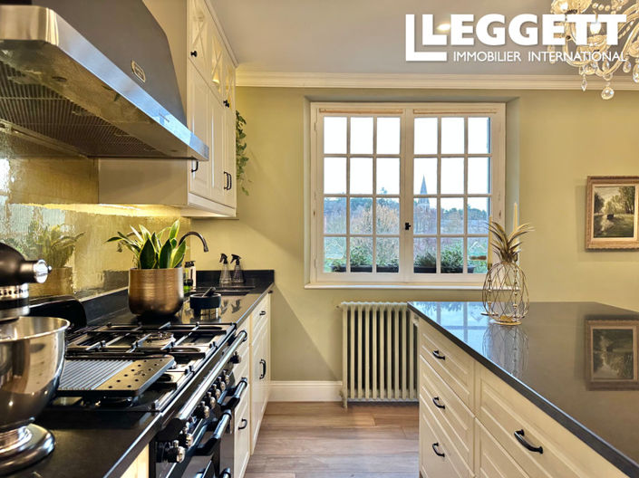 Image No.2-6 Bed House for sale