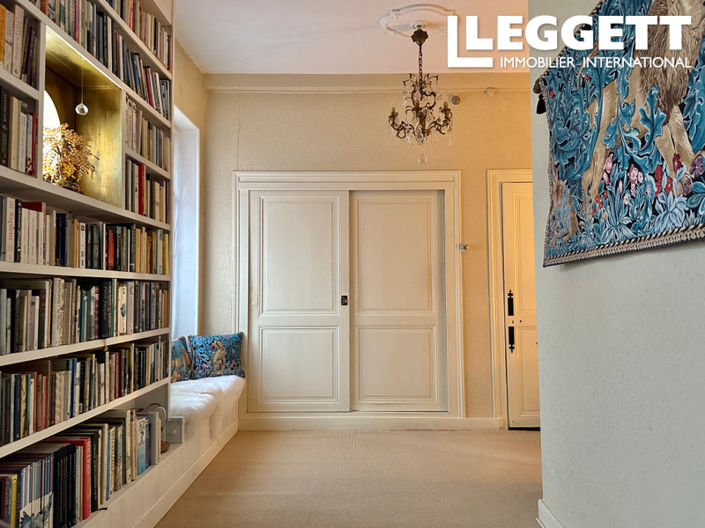 Image No.7-6 Bed House for sale