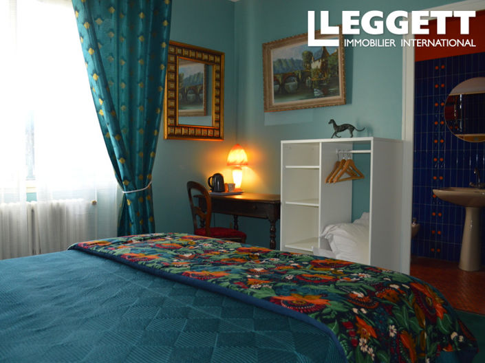 Image No.8-4 Bed House for sale