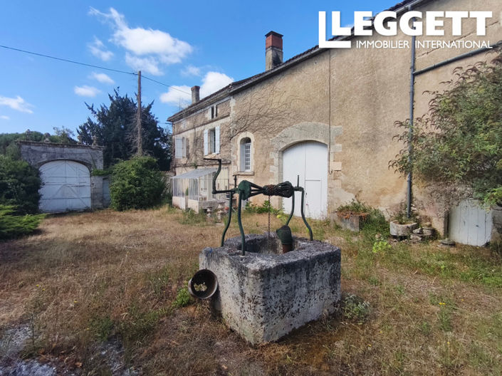 Image No.1-Maison de 6 chambres à vendre à Charente