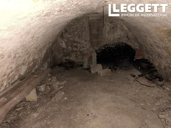 Image No.10-6 Bed House for sale