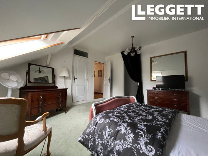 Image No.9-6 Bed House for sale