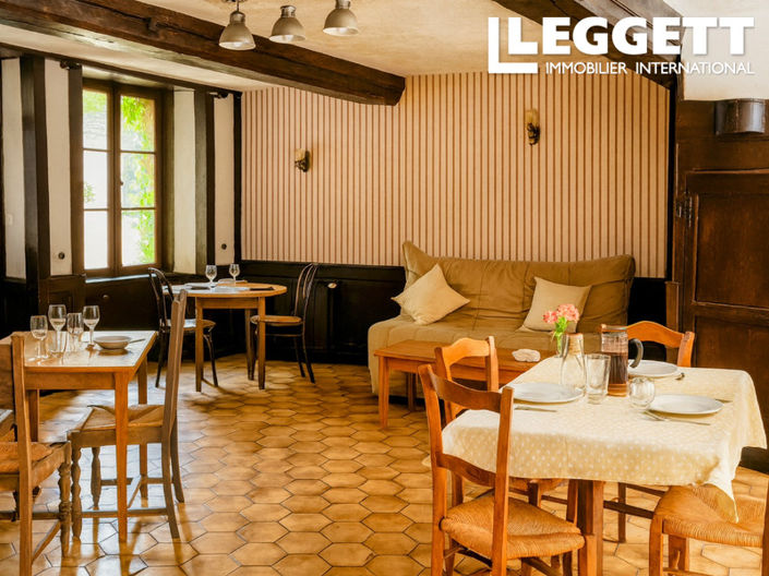 Image No.6-4 Bed Commercial for sale