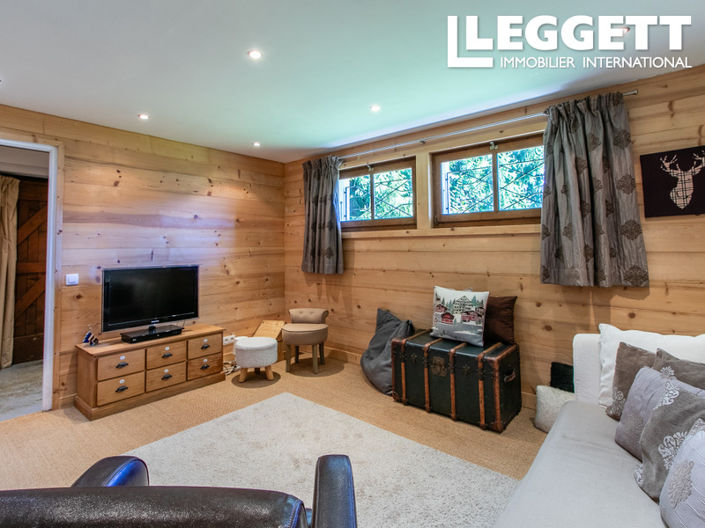 Image No.10-4 Bed House for sale