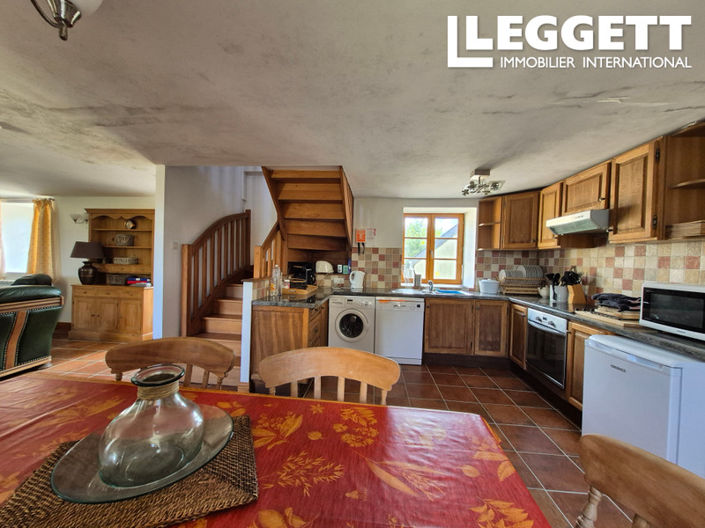 Image No.6-6 Bed House for sale