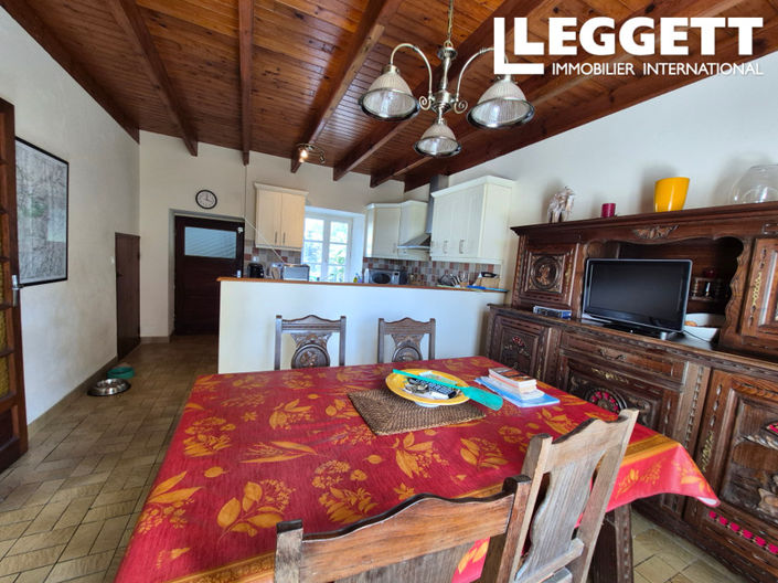 Image No.9-6 Bed House for sale