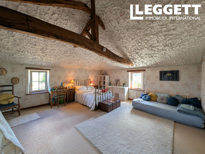 Image No.8-5 Bed House for sale