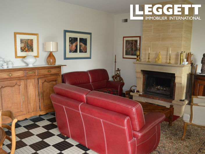 Image No.8-5 Bed House for sale