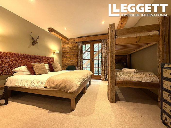 Image No.10-4 Bed Apartment for sale