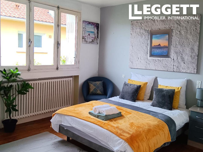 Image No.6-3 Bed House for sale