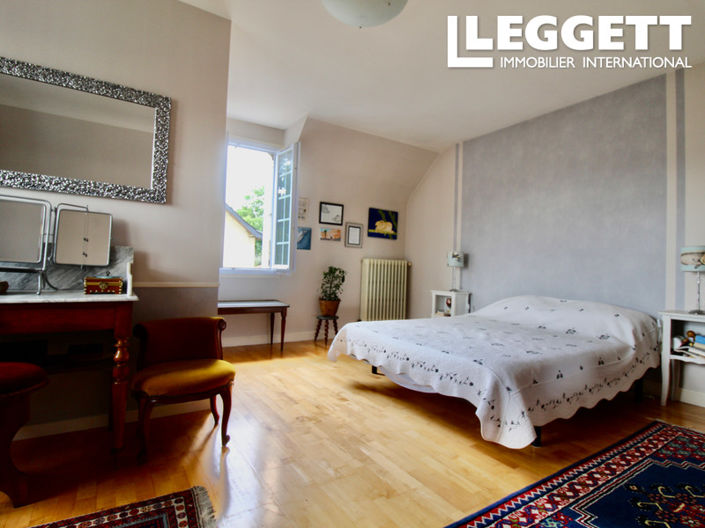 Image No.8-6 Bed House for sale