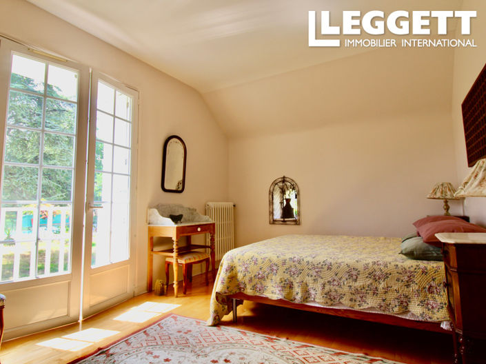 Image No.9-6 Bed House for sale