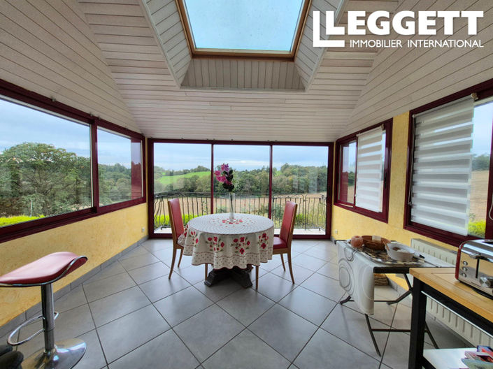 Image No.2-5 Bed House for sale