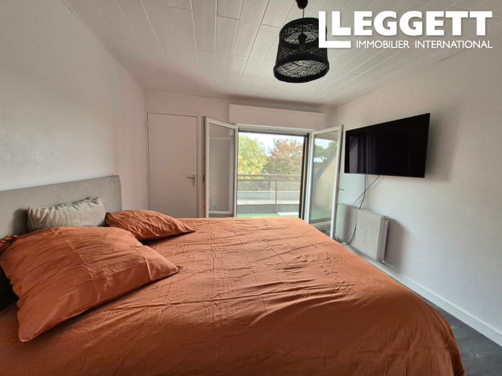 Image No.9-5 Bed House for sale