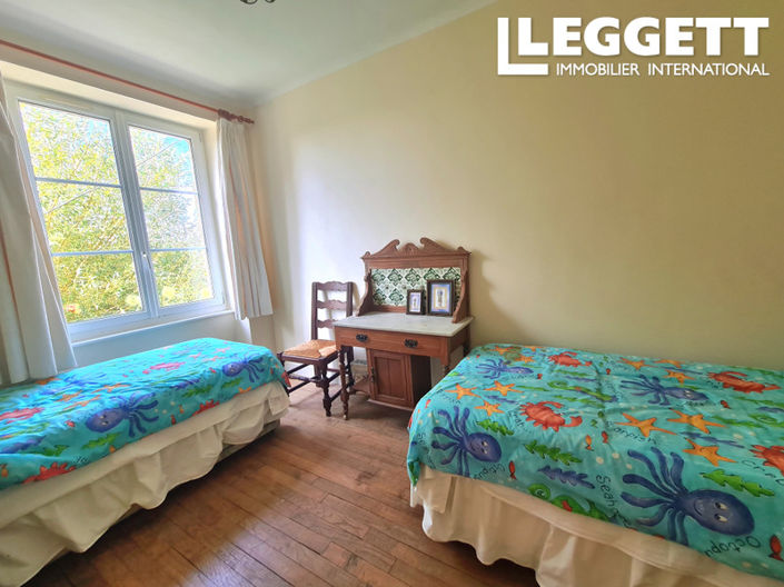 Image No.10-5 Bed House for sale