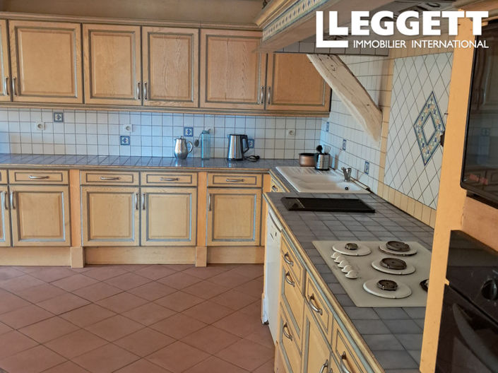 Image No.6-5 Bed House for sale