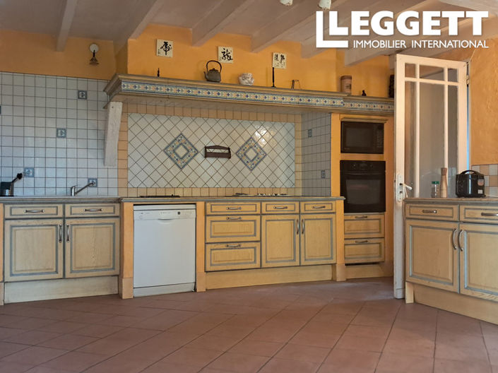 Image No.7-5 Bed House for sale