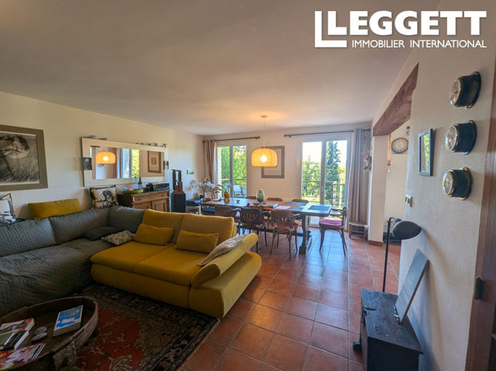 Image No.8-5 Bed House for sale