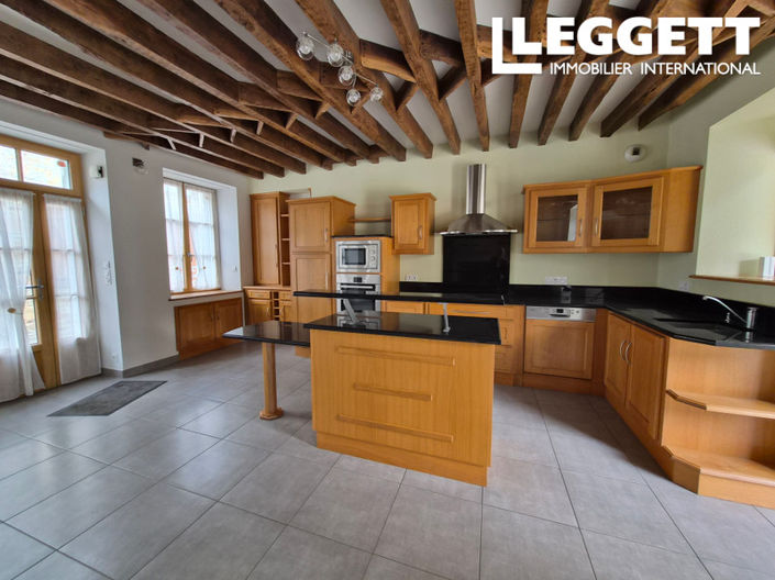 Image No.2-Maison de 5 chambres à vendre à Lonlay-l'Abbaye