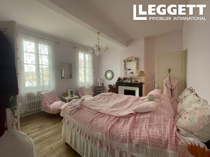 Image No.10-4 Bed House for sale