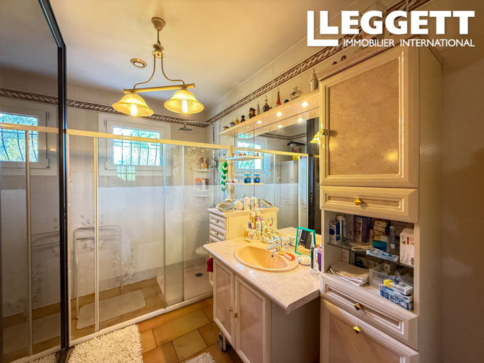 Image No.8-4 Bed House for sale