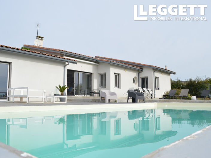 Image No.1-4 Bed House for sale