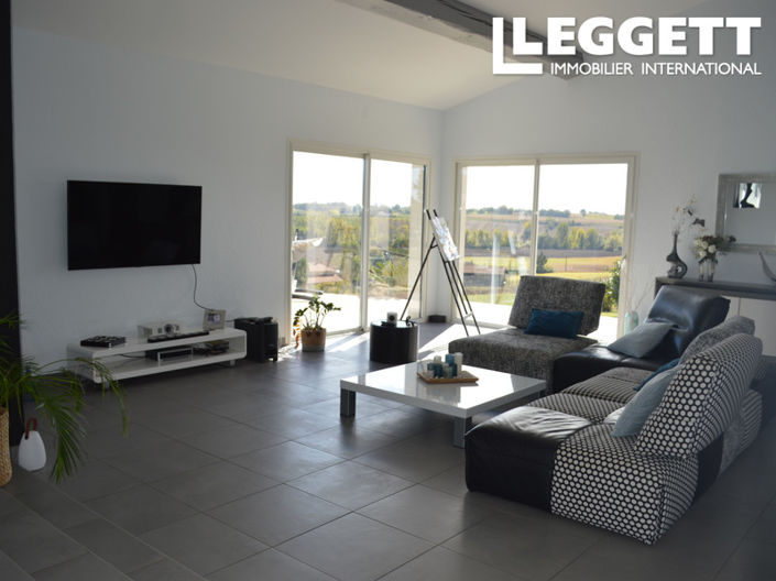 Image No.6-4 Bed House for sale