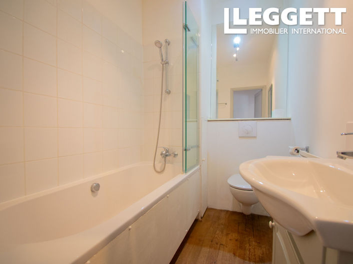 Image No.8-4 Bed House for sale