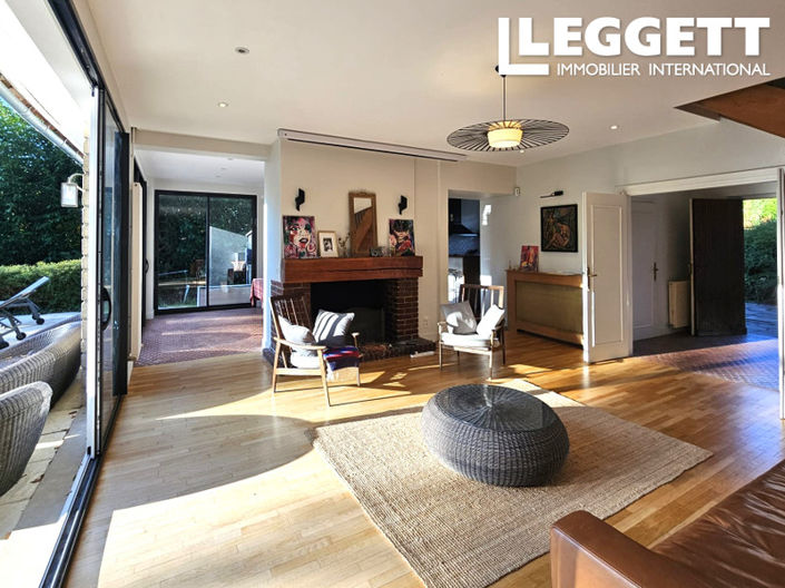 Image No.6-4 Bed House for sale