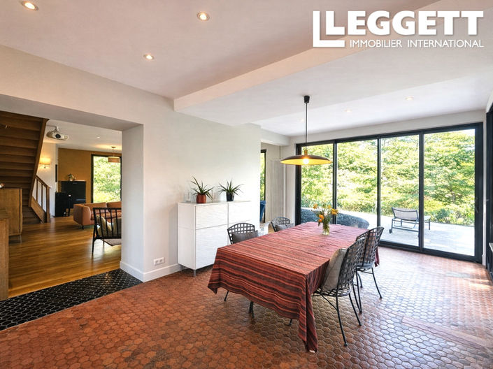 Image No.9-4 Bed House for sale