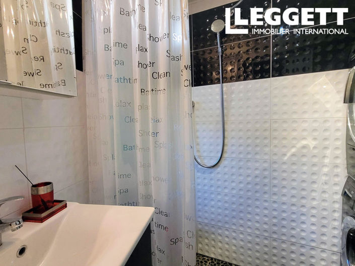 Image No.8-4 Bed House for sale