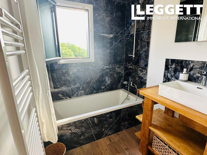 Image No.6-5 Bed House for sale