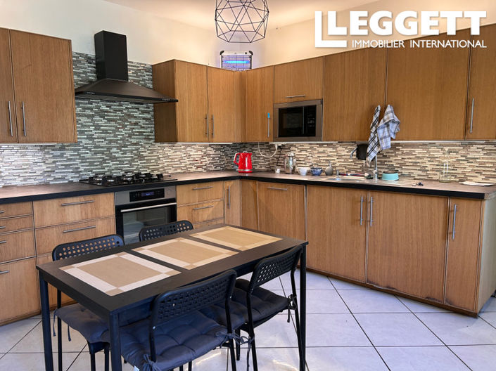 Image No.6-6 Bed House for sale