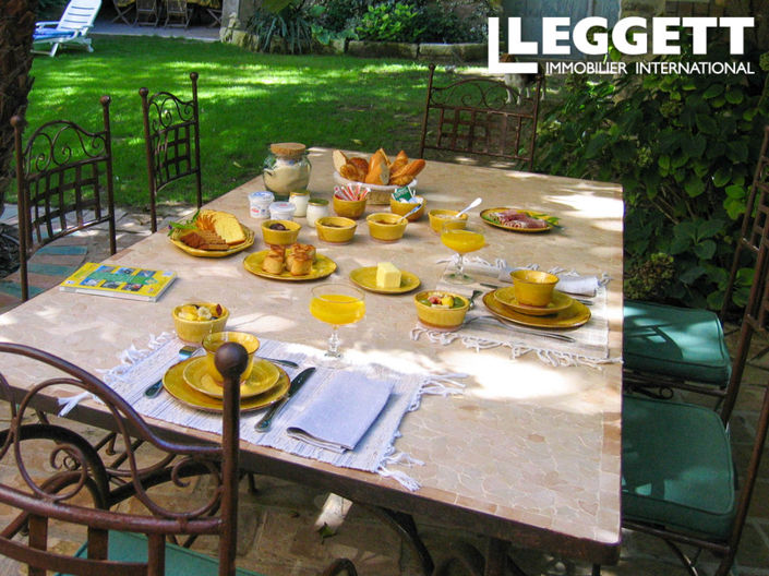 Image No.3-6 Bed House for sale