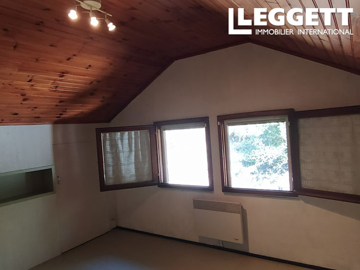 Image No.8-2 Bed House for sale