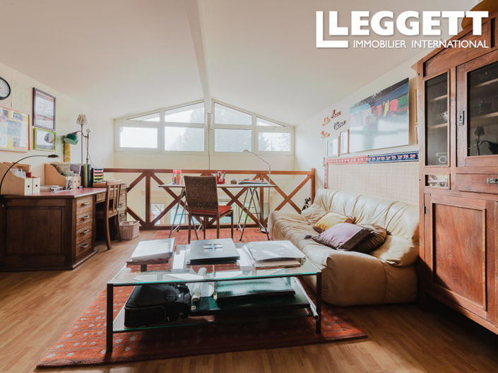 Image No.10-5 Bed House for sale