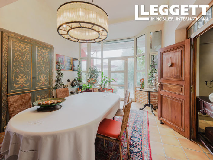 Image No.6-5 Bed House for sale