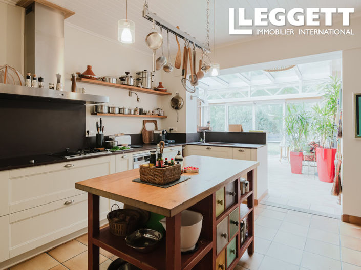 Image No.7-5 Bed House for sale