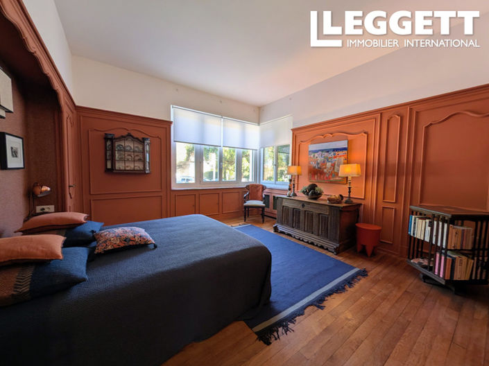 Image No.9-5 Bed House for sale