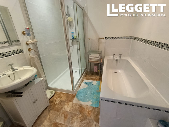 Image No.6-3 Bed House for sale