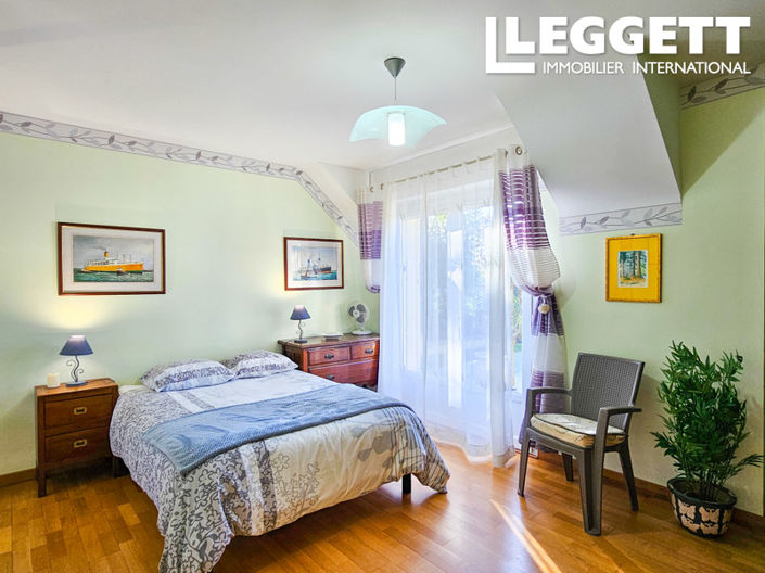 Image No.7-4 Bed House for sale