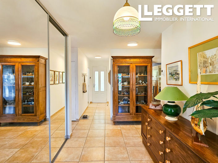 Image No.9-4 Bed House for sale