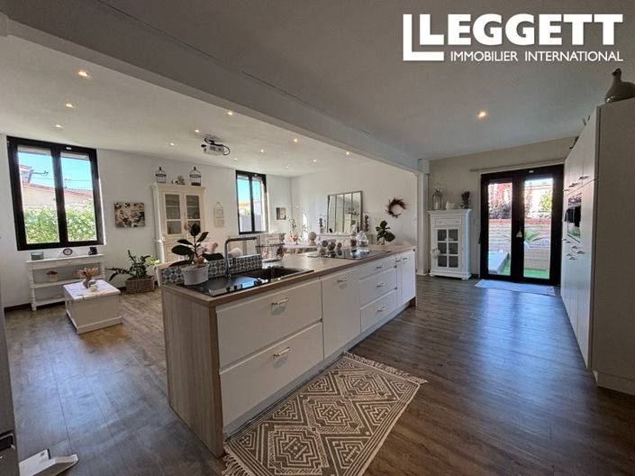 Image No.2-5 Bed House for sale