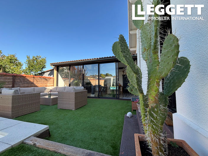 Image No.4-5 Bed House for sale